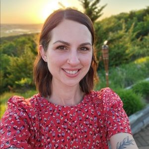 Meet your Posher, Carrie